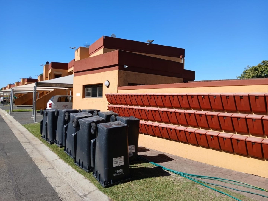To Let 2 Bedroom Property for Rent in Ferndale Western Cape